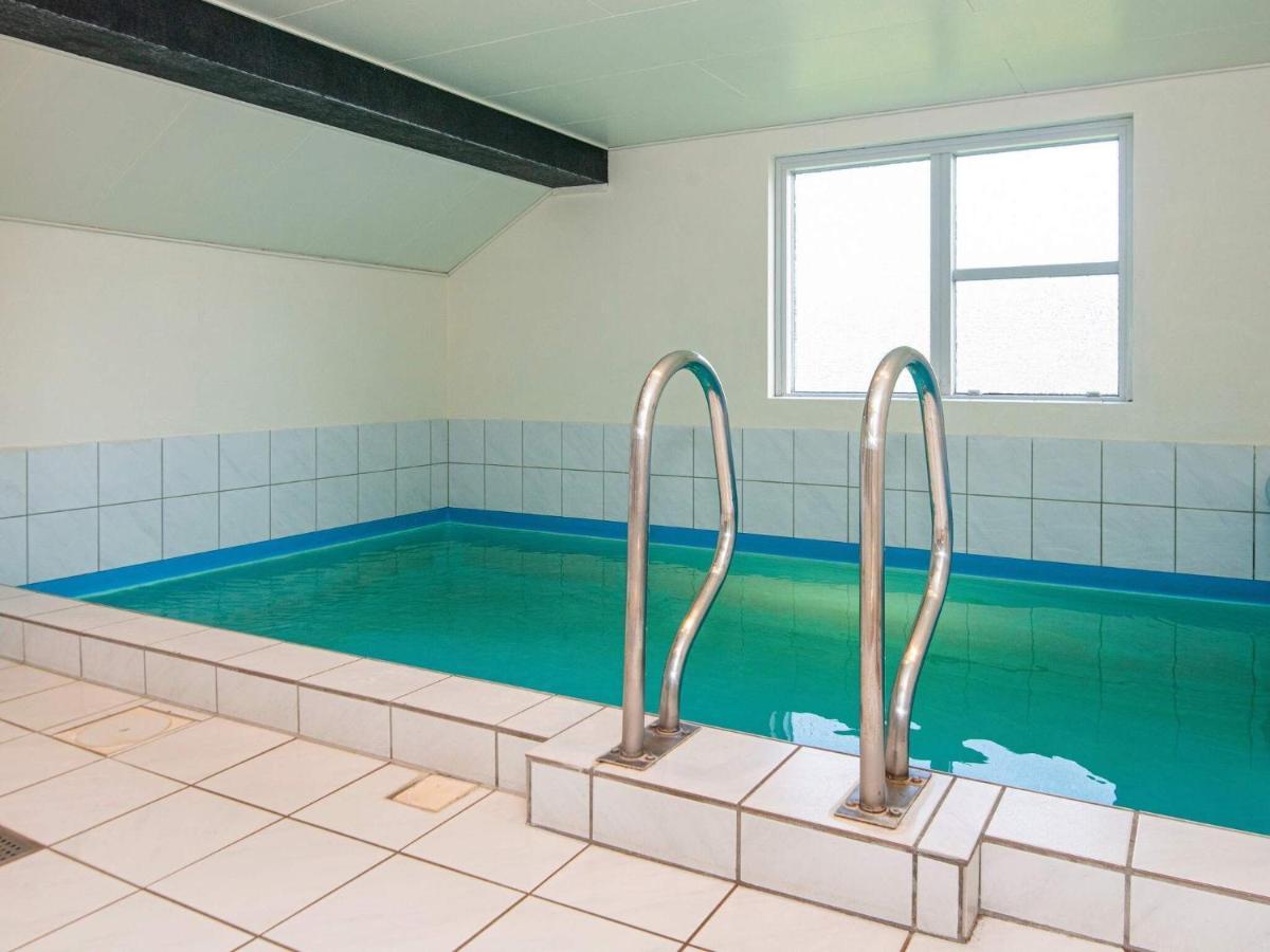 10 Person Holiday Home In Juelsminde Sonderby  Экстерьер фото