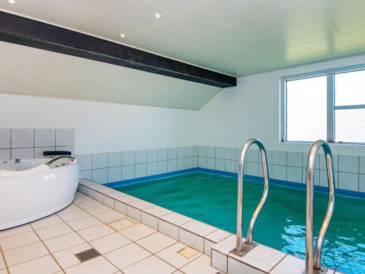 10 Person Holiday Home In Juelsminde Sonderby  Экстерьер фото