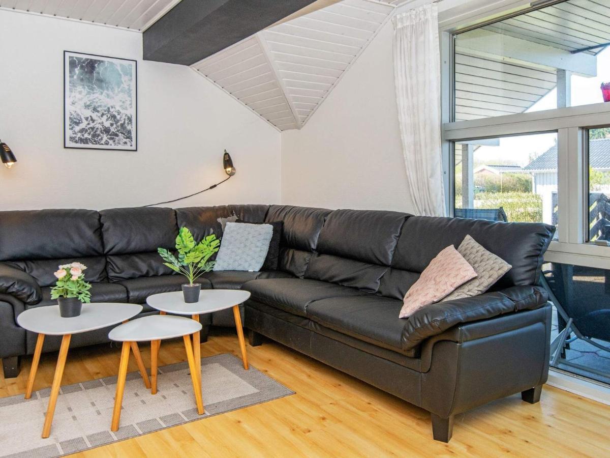 10 Person Holiday Home In Juelsminde Sonderby  Экстерьер фото